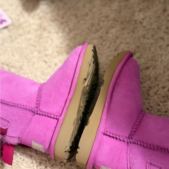 UGG toddler Boots Sz 8 in Fuschia with Bows - Picture 5 of 5